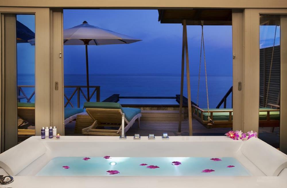 content/hotel/JA Manafaru/Accommodation/Sunrise Water Villa with Infinity Pool/Manufaru-Acc-SunriseWaterVilla-01.jpg